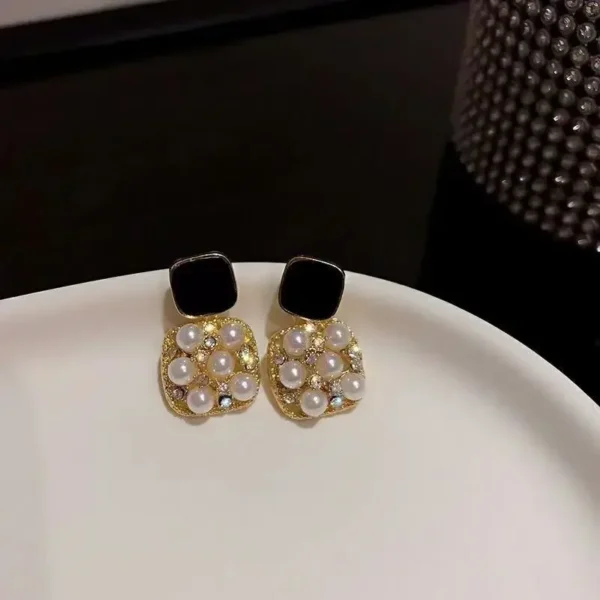 Square Pearl Earrings - Image 4